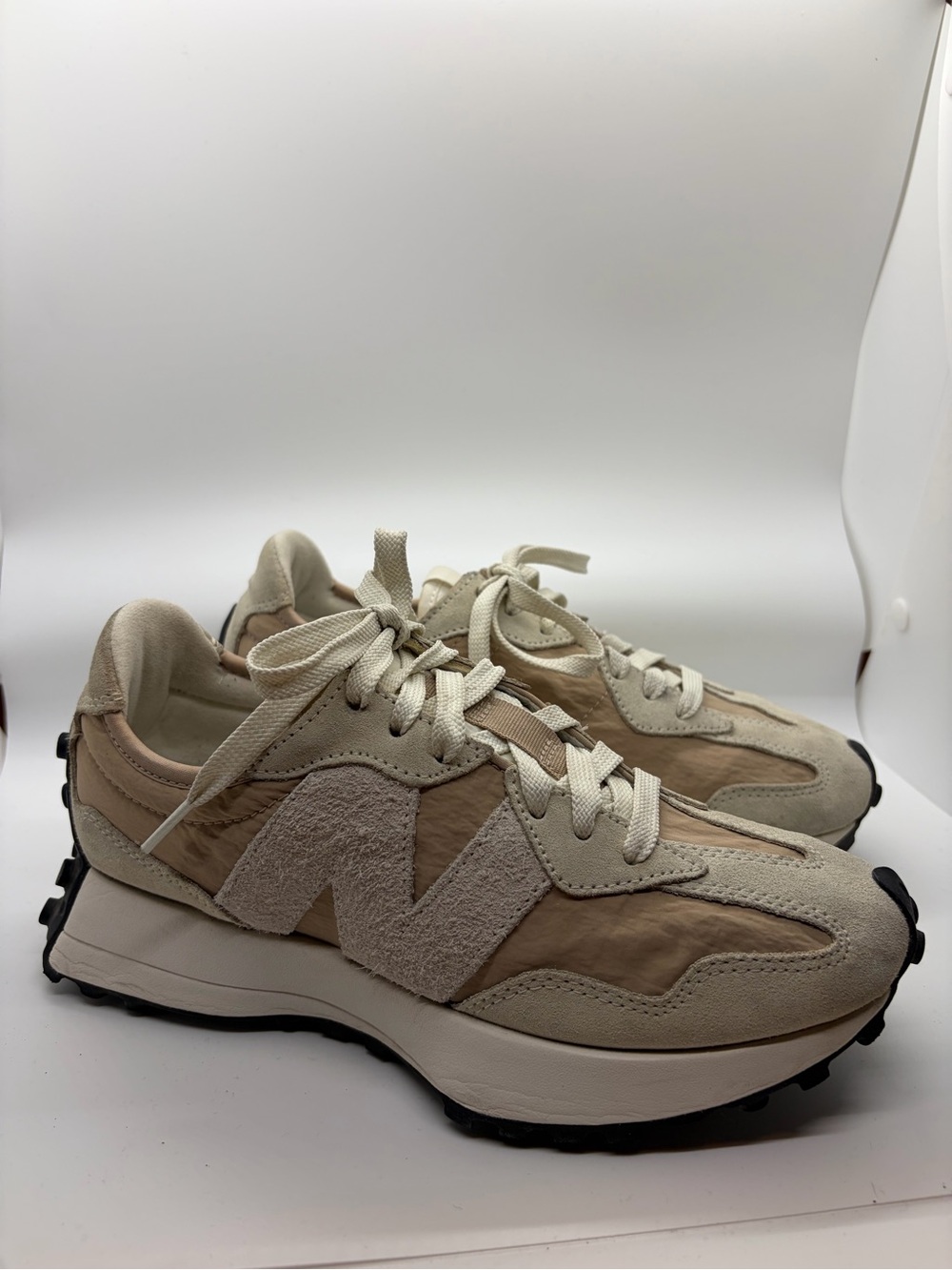 New Balance Women's Beige and Cream Platform Sneakers